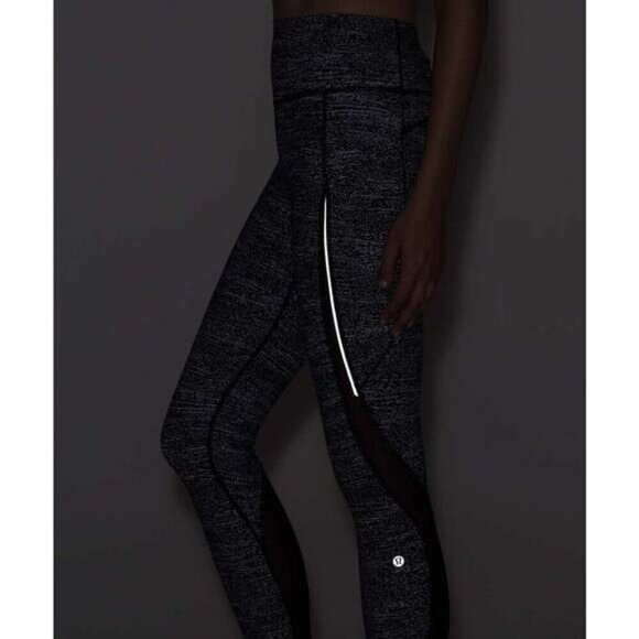 LULULEMON Pace Perfect 7/8 Tight Sz 4 Air Time White Black - Picture 2 of 9